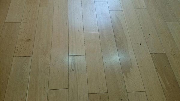 This is an oak floor with a factory lacquer finish, this is lighter than usual, but again it's just to illustrate